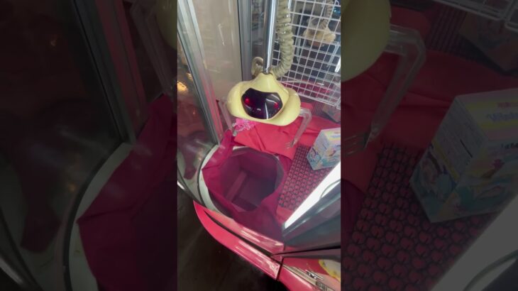 【小ネタ】UFOキャッチャー800 景品落とし口の真上でアームを下ろしてみる　#クレーンゲーム　#ufoキャッチャー