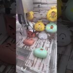 【ゲーセン】コツは2本持ち！#ゲームセンター #クレーンゲーム #ufoキャッチャー #clawmachine #クレヨンしんちゃん #crayonshinchan #蠟筆小新 #shorts