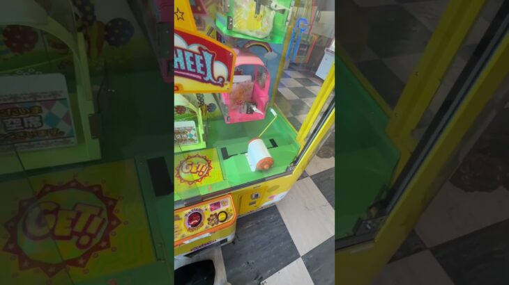 I Tried a Retro UFO Catcher… Without Knowing the Rules#shorts #クレーンゲーム #ufoキャッチャー #ゲーセン #clawmachine
