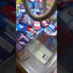 クレーンゲーム動画必殺技集83 ～ 出口近くにある箱型の景品もこれまたクレーンで撫でて落とす！の件～ #ufoキャッチャー動画 #ゲームセンター #クレーンゲーム #ゲーセン #ufoキャッチャー