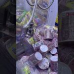 クレーンゲーム動画必殺技集84 ～雪崩で取れそうな出口近くにある景品は直接掴めなくてもクレーンをおろして上がった時の反動で落とす！の件～ #ufoキャッチャー動画 #ゲームセンター #クレーンゲーム