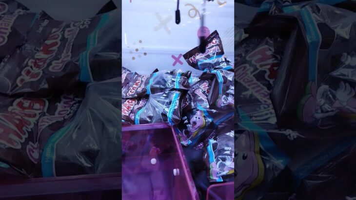 連続チャレンジ中！ココロが折れそうw #クレーンゲーム攻略 #クレーンゲーム景品 #ゲームセンター #クレーンゲーム #ufoキャッチャー #ミニクレーンゲーム